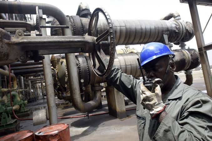 What is government doing about fixing refineries?  By Temitope Ajayi