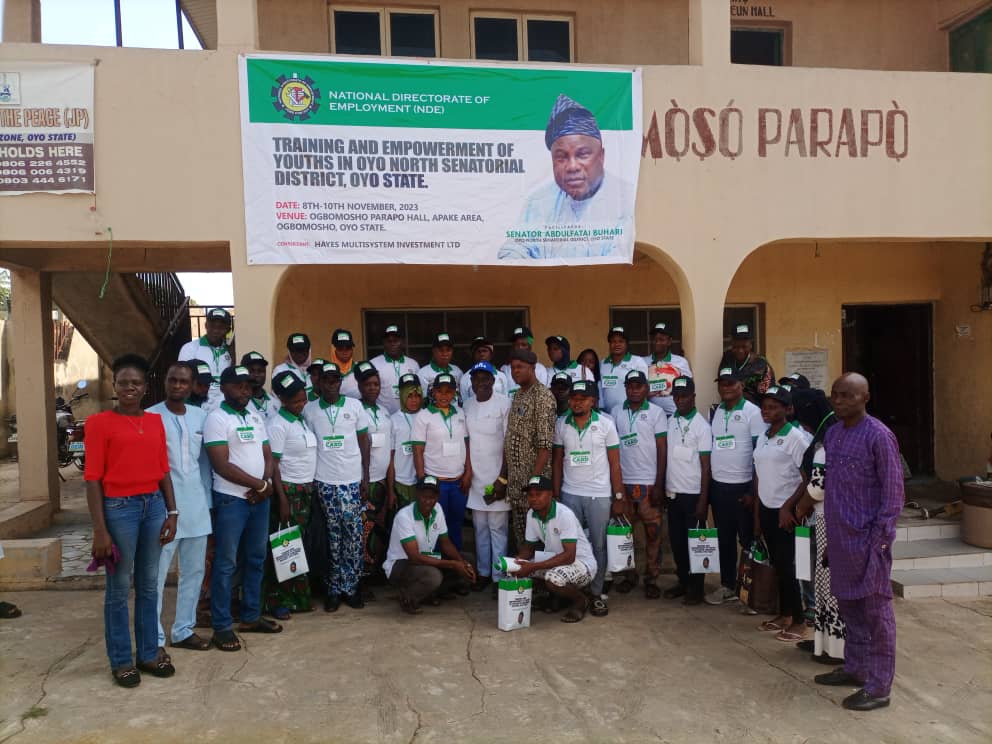 EMPOWERMENT: SENATOR BUHARI TRAINS ANOTHER 50 YOUTHS IN OGBOMOSO – EACH PARTICIPANT GETS N50,000